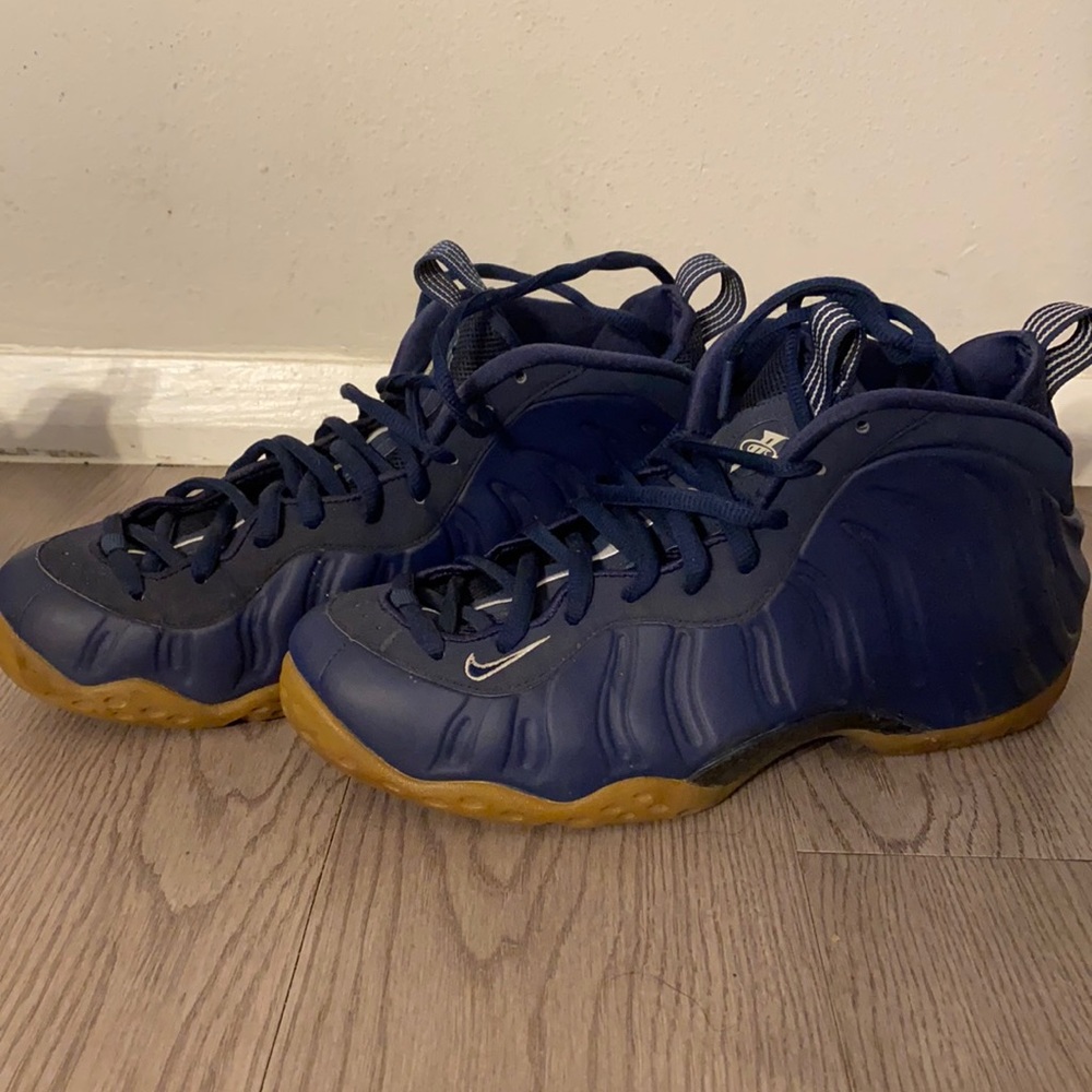 Nike foam posits